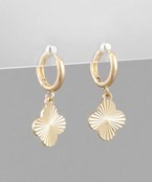 Brass Texture Clover Hoops