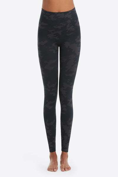 Spanx Look At Me Now Seamless Black Camo Leggings Small - $49