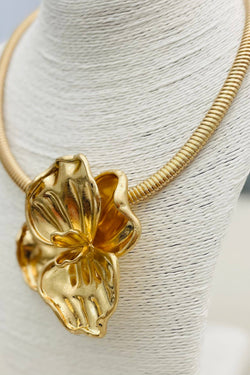 Vintage Flower Matte Gold Choker