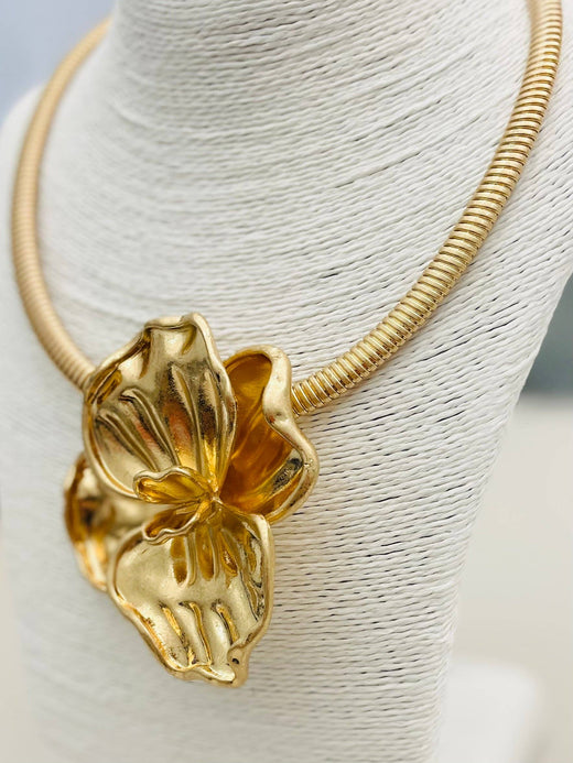 Vintage Flower Matte Gold Choker