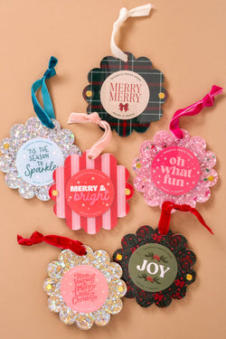 Scalloped Round Picture Frame Ornament-Evergreen Plaid