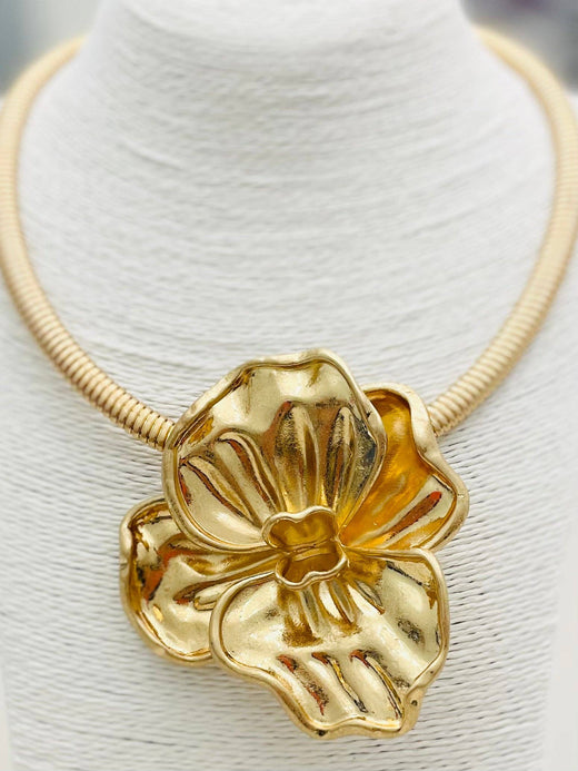 Vintage Flower Matte Gold Choker