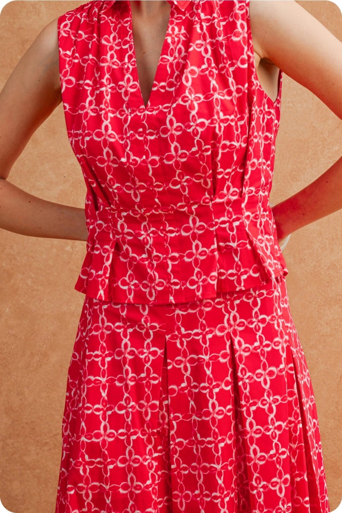 Flower Chainlink Peplum Shirt