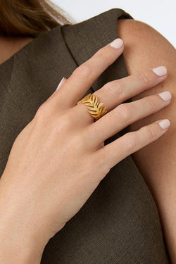 Julie Vos, Fern Ring