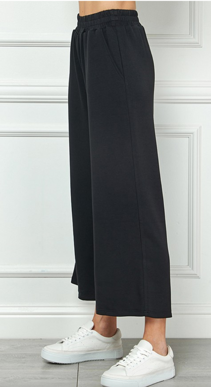 Very Soft Cropped Wide Leg Pants