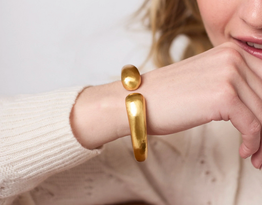 Julie Vos, Solara Demi Cuff